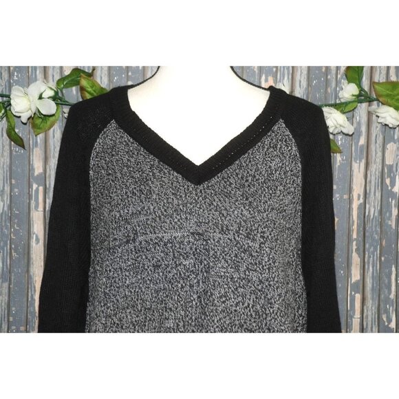 Catherines Women's Gray Sweater Plus SZ 1X 18/20W Zippers Hem V-Neck LS Stretch - Picture 2 of 8